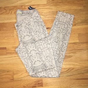 Old Navy Gray Animal print Rockstar Pants